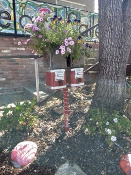 may 18 pic 5 Clever re-purposed planter idea