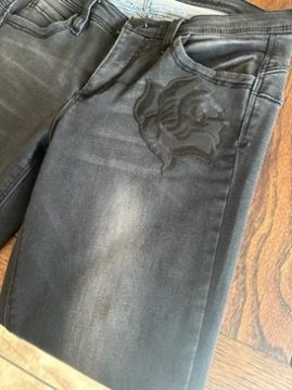 Adorable black rose iron patch